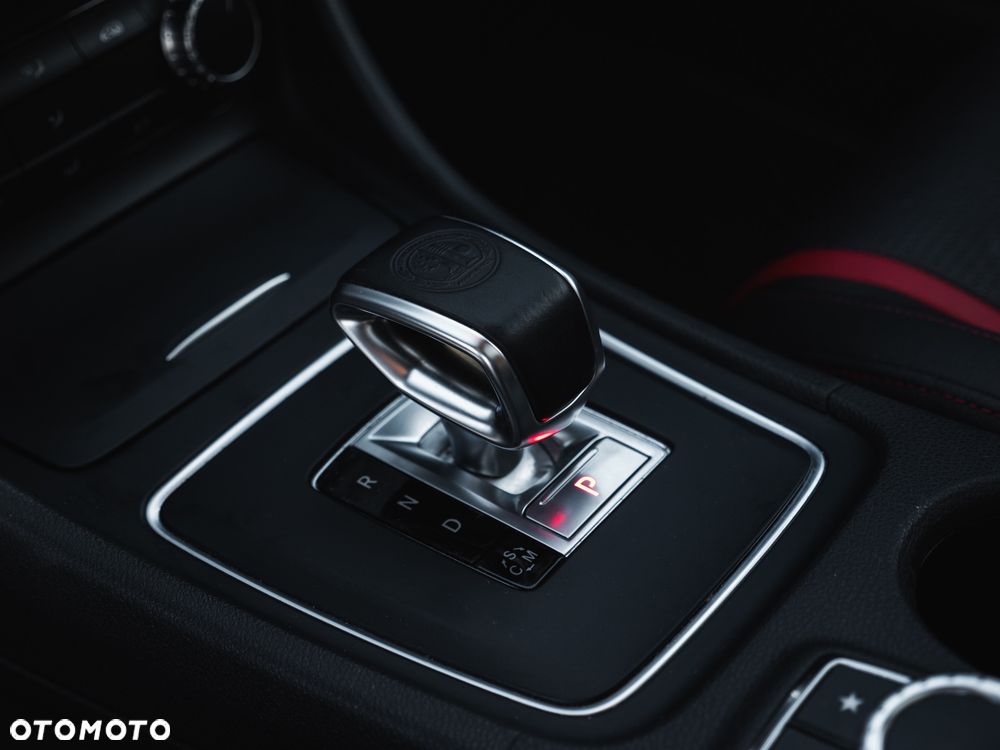 Mercedes-Benz CLA 45 AMG 4-Matic - 27