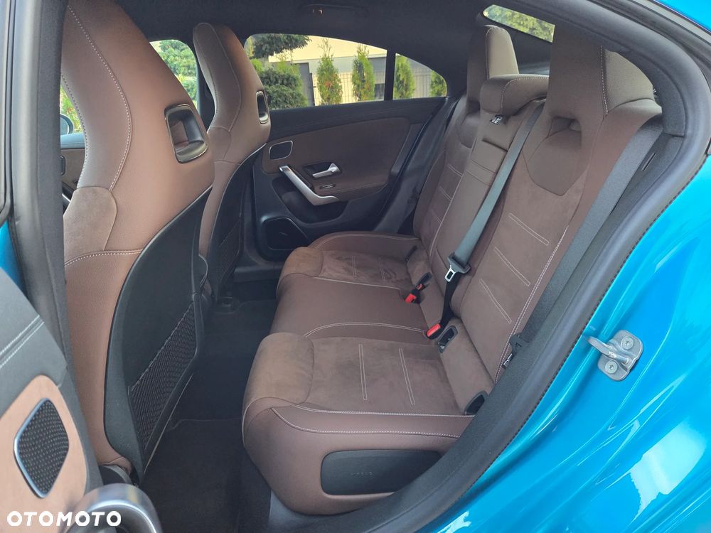Mercedes-Benz CLA 220 mHEV 4-Matic AMG Line 8G-DCT - 8