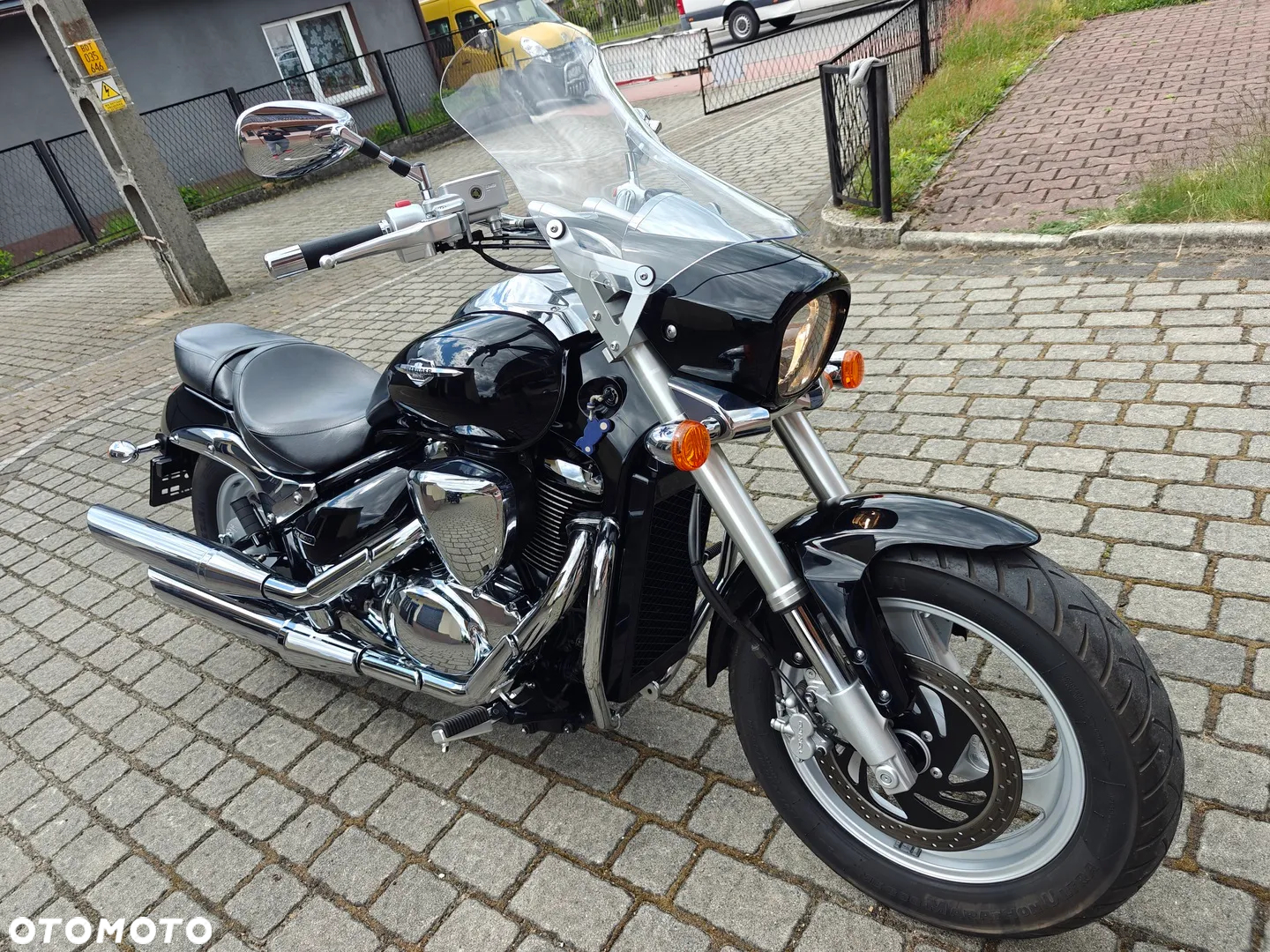 Suzuki Intruder - 10