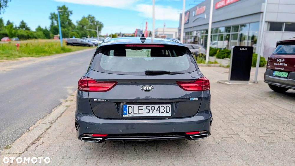 Kia Ceed - 4