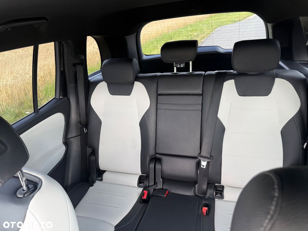 Mercedes-Benz GLB 250 8G-DCT AMG Line - 12