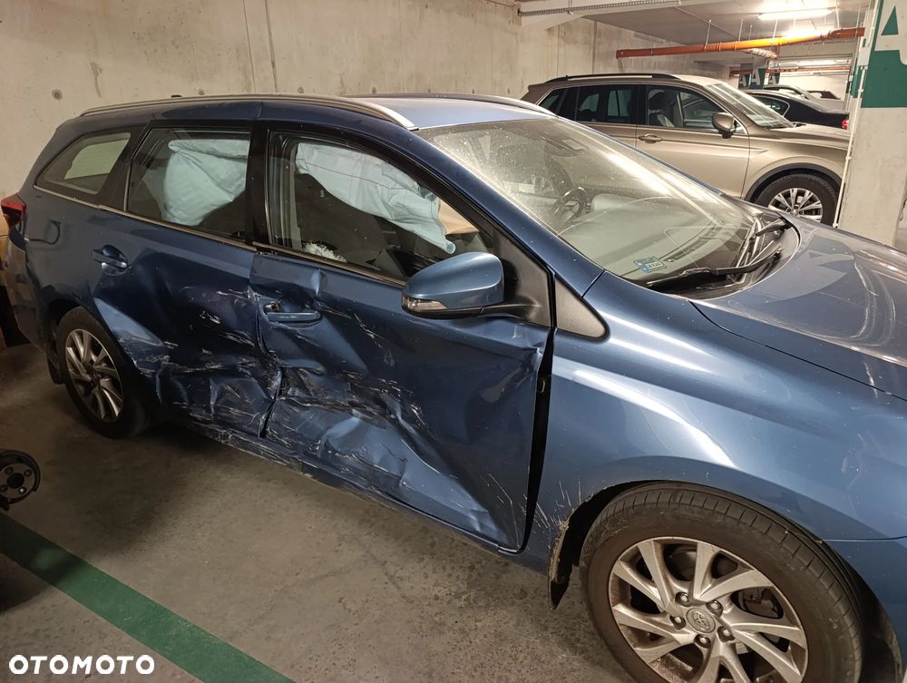 Toyota Auris 1.6 Comfort - 13