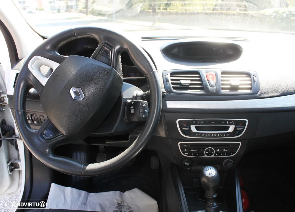 Renault Mégane Coupe 1.5 dCi Dynamique S - 8