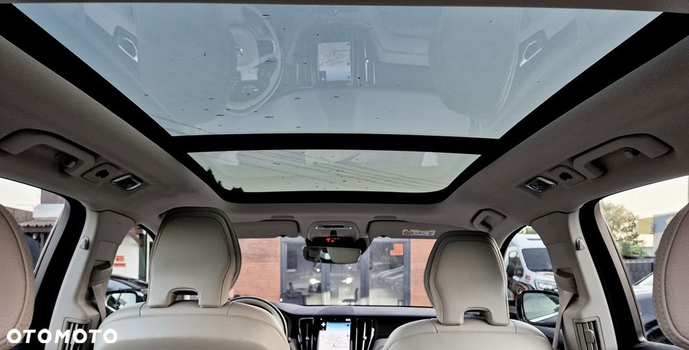 Volvo XC 60 T6 Plug-In Hybrid AWD Inscription - 9