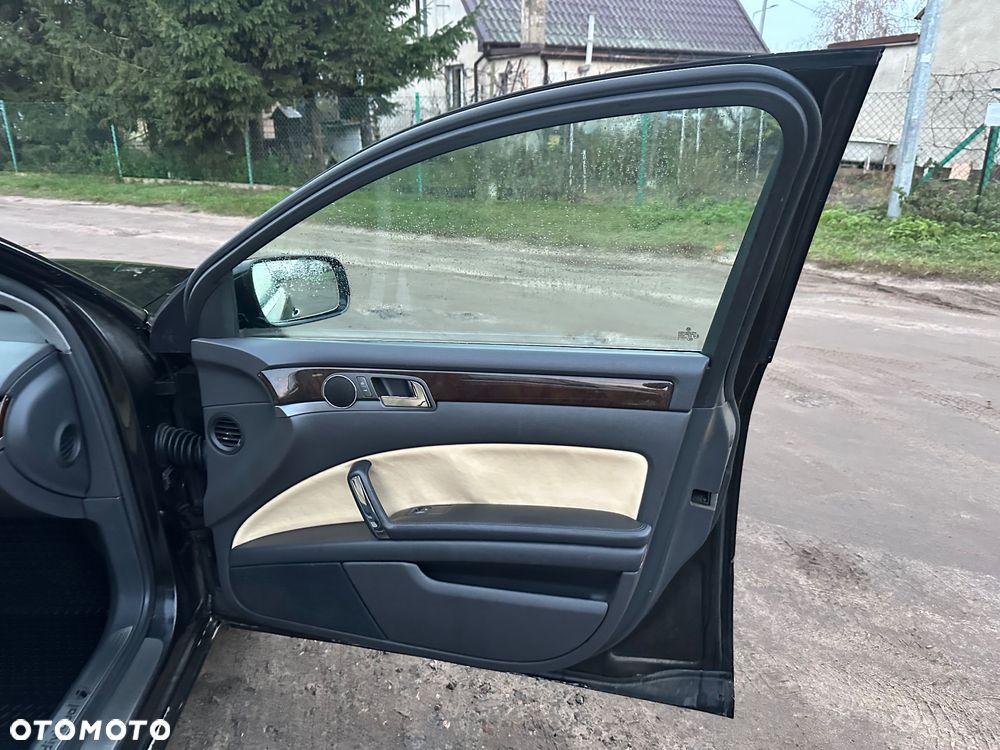 Volkswagen Phaeton - 17