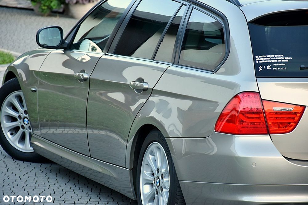 BMW Seria 3 320i Edition Sport - 11