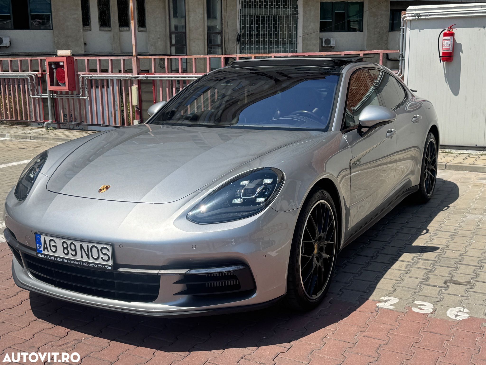 Porsche Panamera 4 E-Hybrid - 1