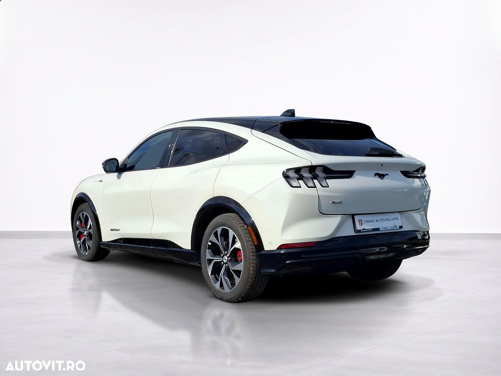Ford Mustang Mach-E AWD - 4