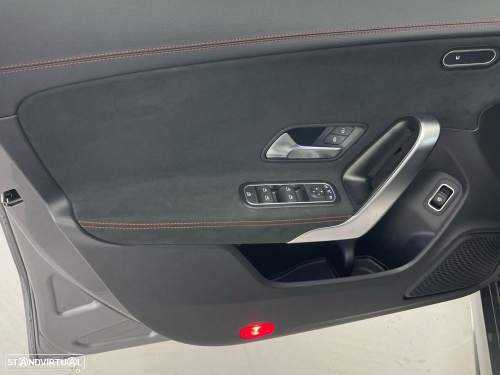 Mercedes-Benz CLA 200 Standard - 17