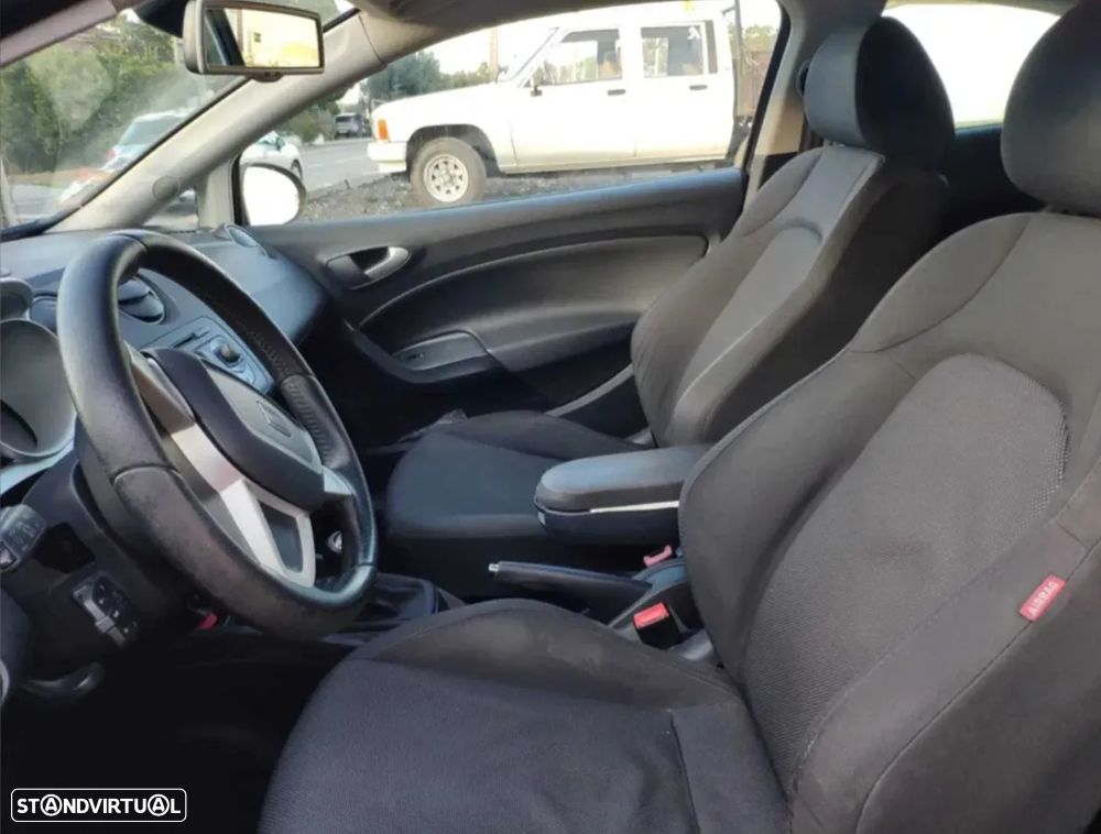 SEAT Ibiza 1.6 TDI Sport DPF - 8