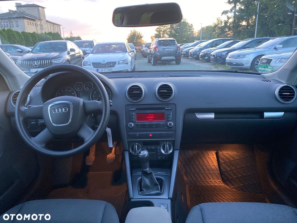 Audi A3 Sportback 1.6 Attraction - 28