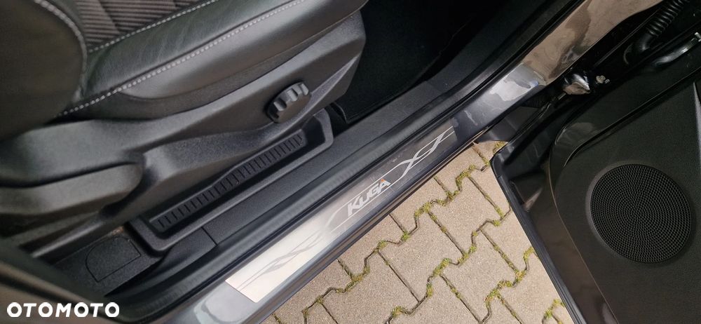 Ford Kuga 2.0 TDCi FWD Titanium - 22