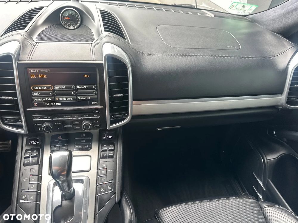 Porsche Cayenne - 18