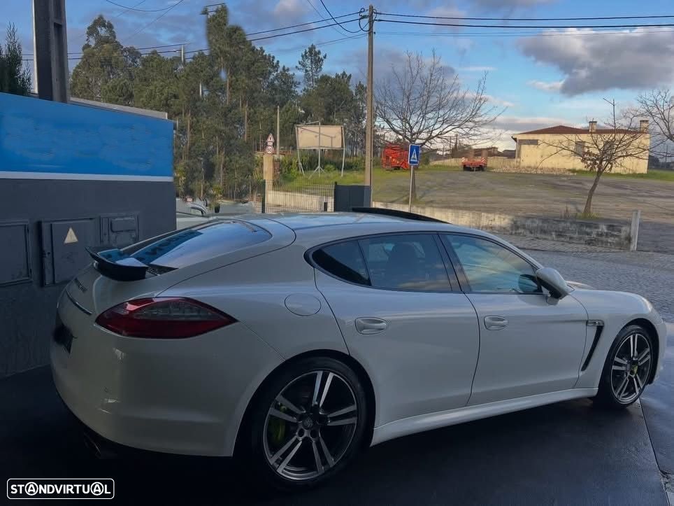 Porsche Panamera 3.0 V6 - 4