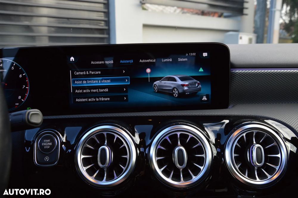 Mercedes-Benz A 180 7G-DCT Lim. Special Edition - 36