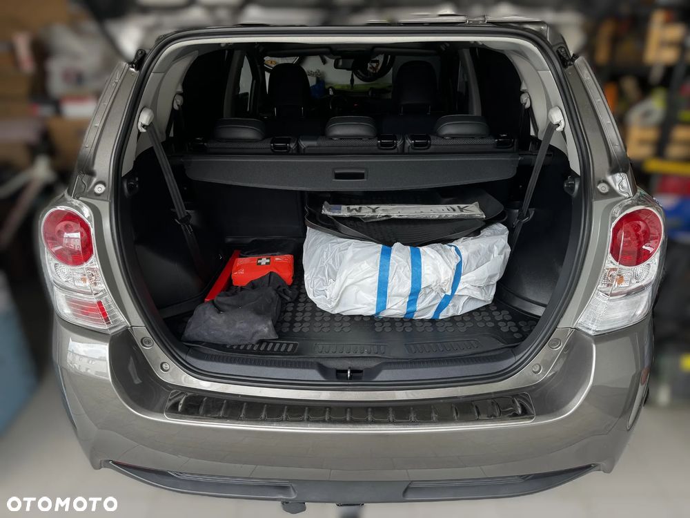 Toyota Verso 1.8 Prestige MS 7os EU6 - 35