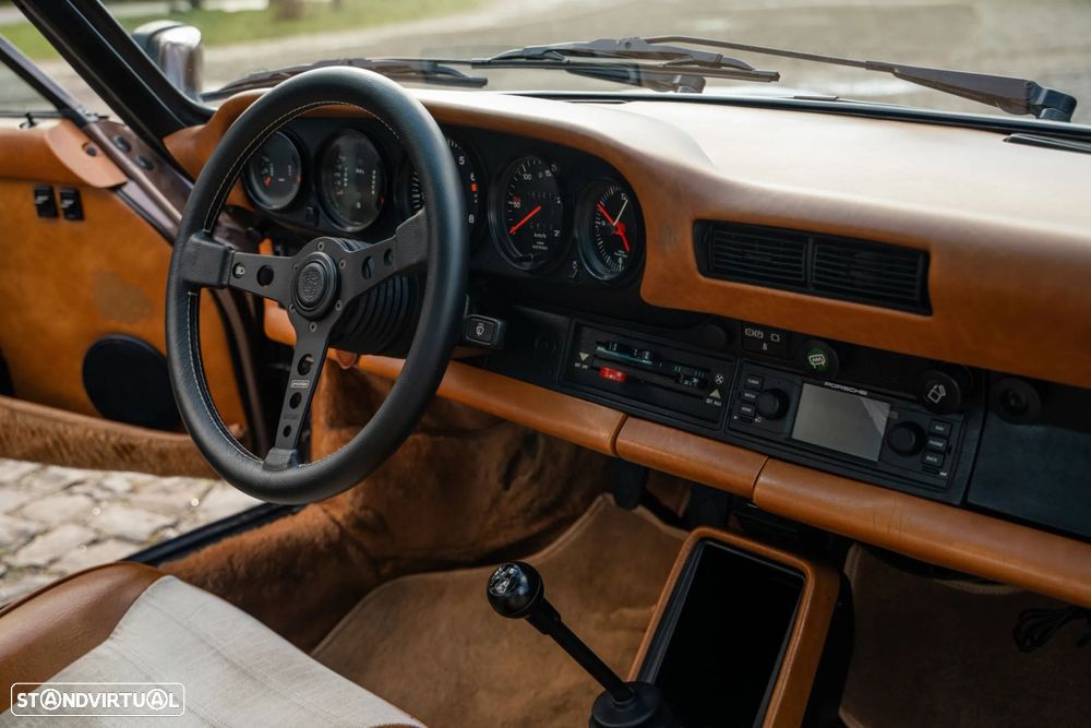 Porsche 911 Série G - 21