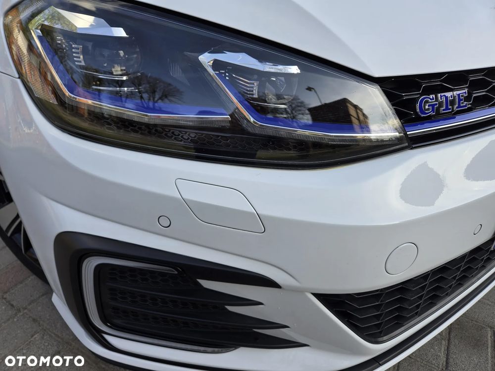 Volkswagen Golf - 24