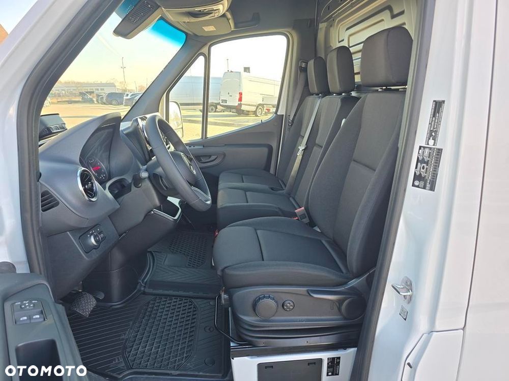 Mercedes-Benz Sprinter 317 CDI Long PRO 9G-Tronic - 12