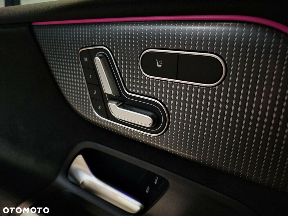 Mercedes-Benz EQB - 15