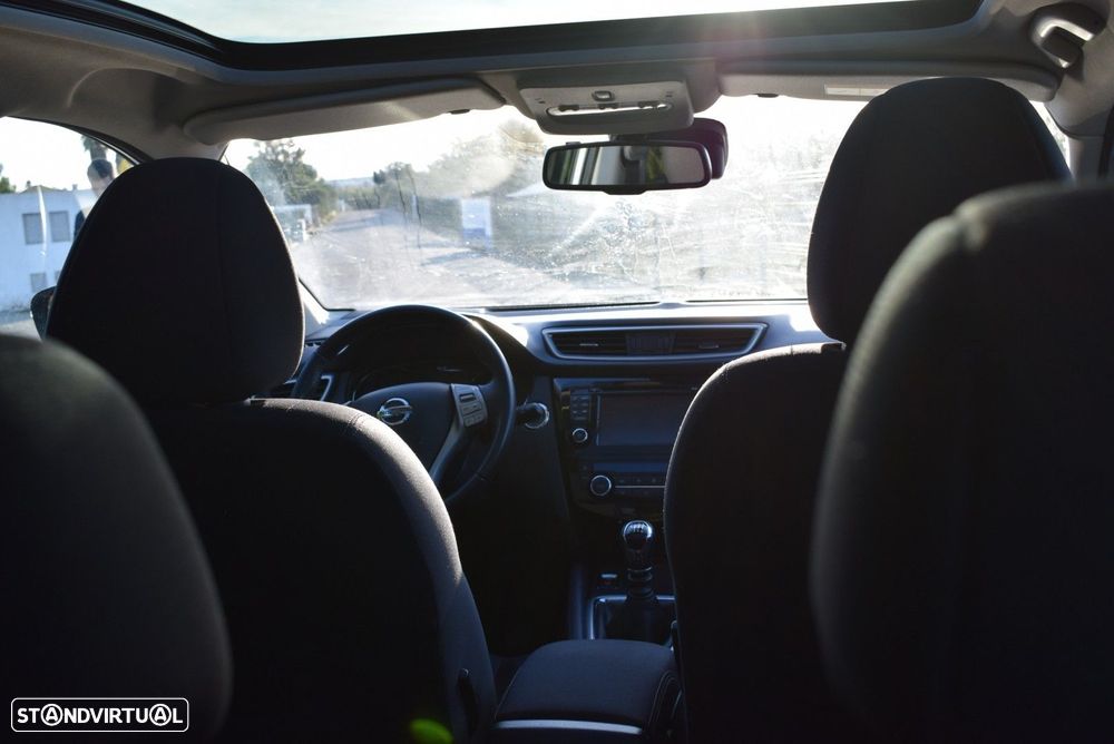 Nissan Qashqai 1.5 dCi N-Connecta J18+Led - 9