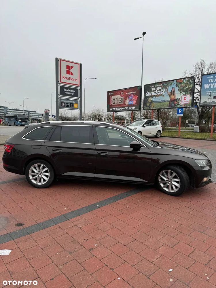 Skoda Superb 2.0 TDI SCR Active DSG - 2