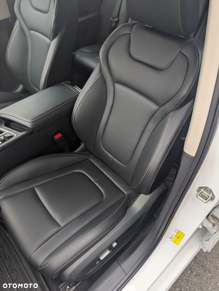 Bestune B70 2.0T Elegance - 10