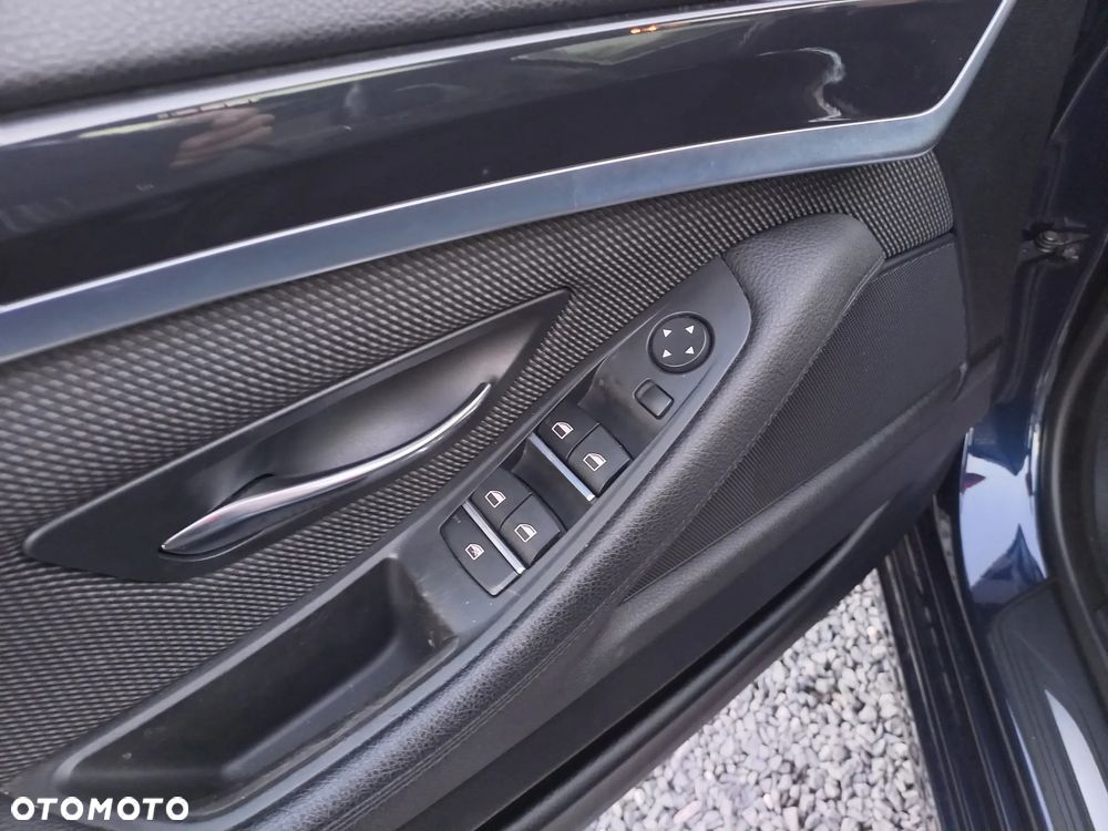 BMW Seria 5 520d - 33