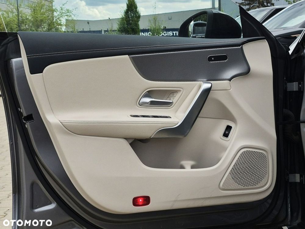 Mercedes-Benz CLA 200 7G-DCT Edition Progressive Line - 19
