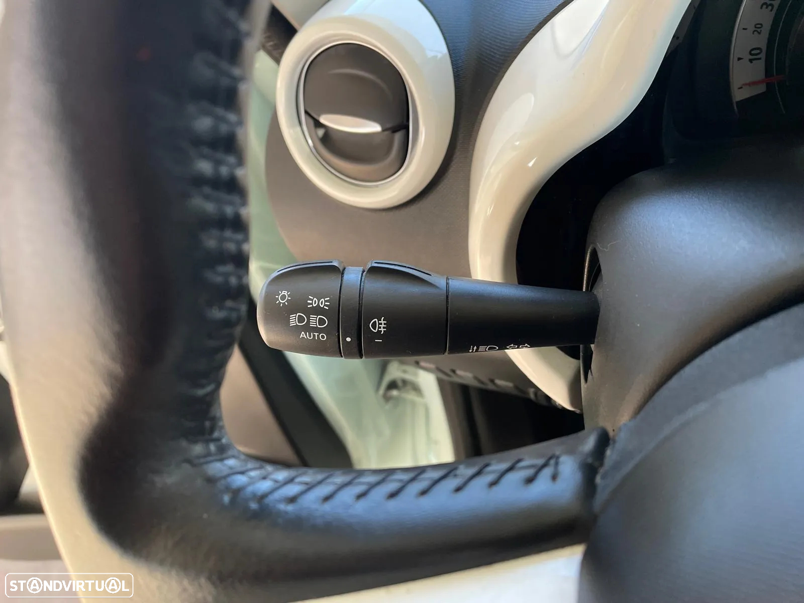 Renault Twingo TCE 90 EDC INTENS - 18