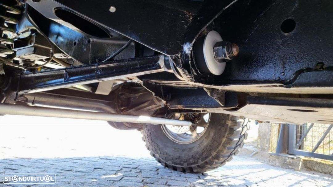 Land Rover Defender 90 2.5 TD5 Metal Top - 38