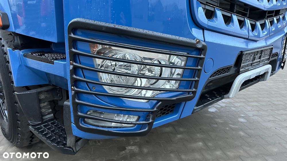 Mercedes-Benz Arocs - 9