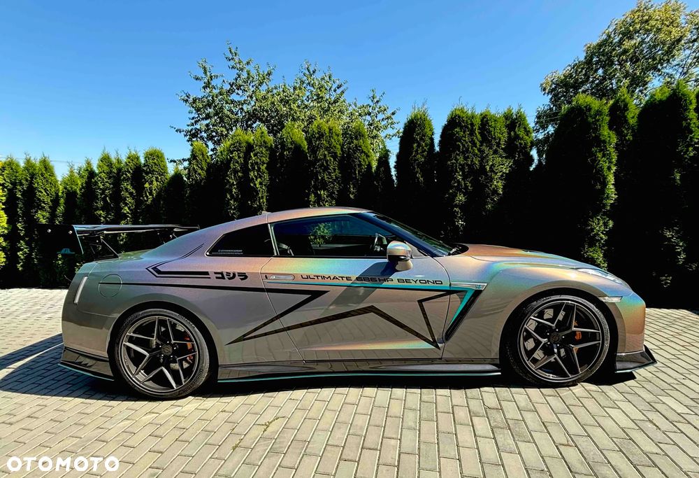 Nissan GT-R Prestige - 8