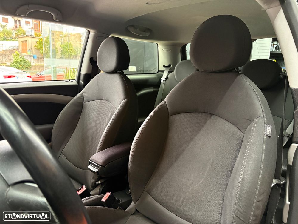 MINI 3 Portas Cooper S - 30