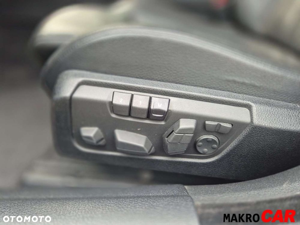 BMW Seria 6 650i xDrive M Sport Edition - 7