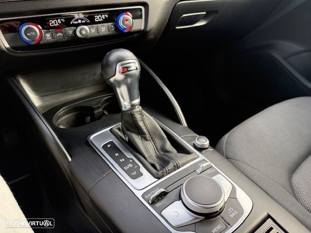 Audi A3 1.6 TDI S tronic design - 12