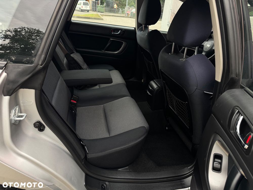Subaru Legacy - 14