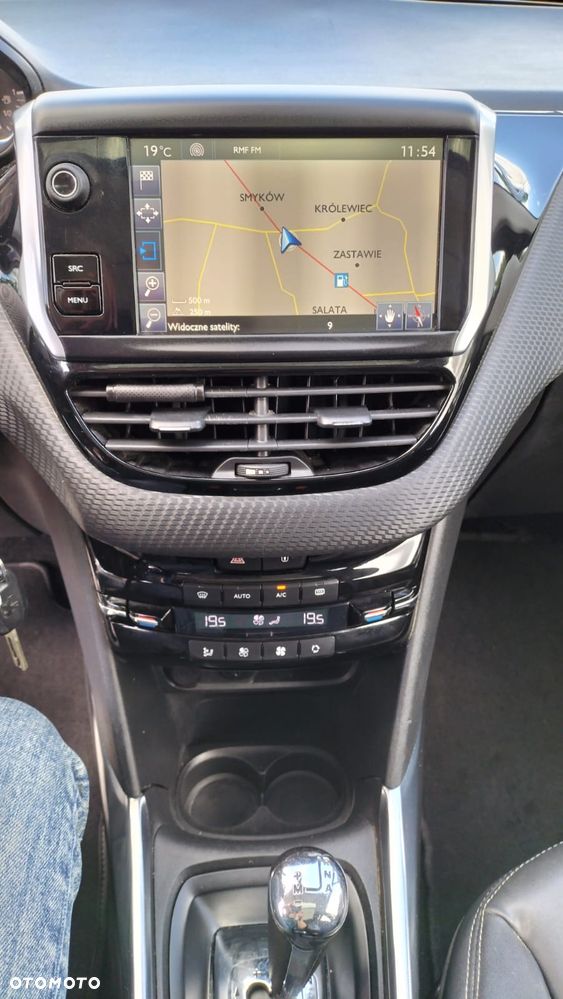 Peugeot 2008 - 9