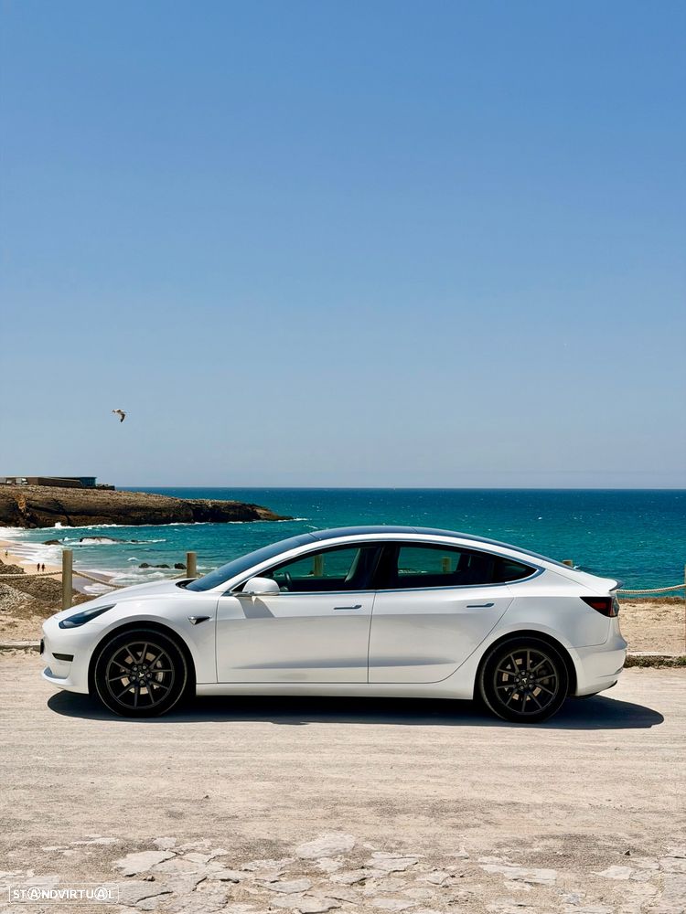 Tesla Model 3 - 5