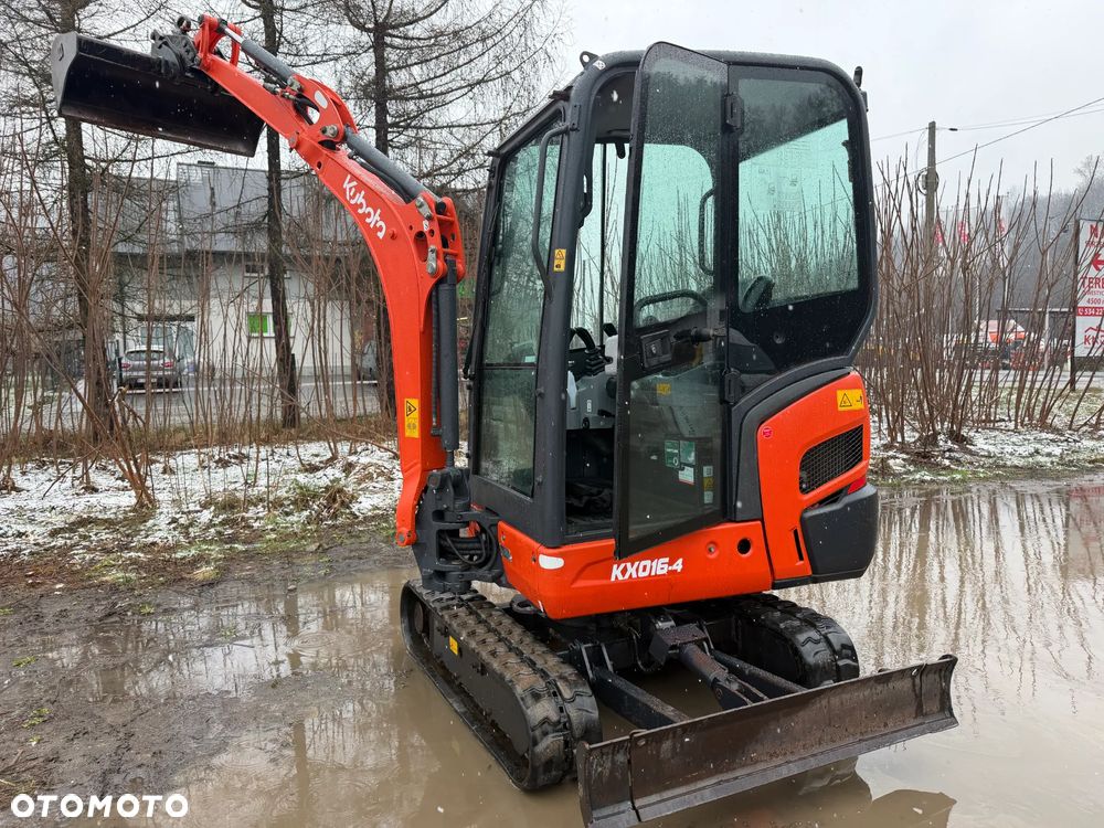 Kubota KX016-4 Koparka Gąsienicowa 2 tony. DEKRA aktualna do 2026r. Rozsuwane Hydr. podwozie! Sprowadzona z Gospodarstwa Norweskiego! Zero luzów i wycieków. Maszyna jak Nowa z Salonu! 2016rok. Pełna Dokumentacja. Gąsienice bez zużycia! Łyżka Skarpowa! Szybkozłącze! szybka wolna jazda. Ani deka luzów i wycieków. OKAZJA - 40