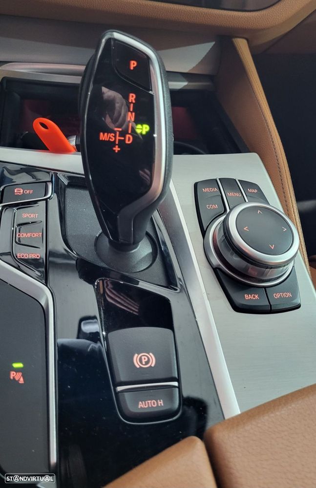 BMW 520 d Pack Desportivo M Auto - 22