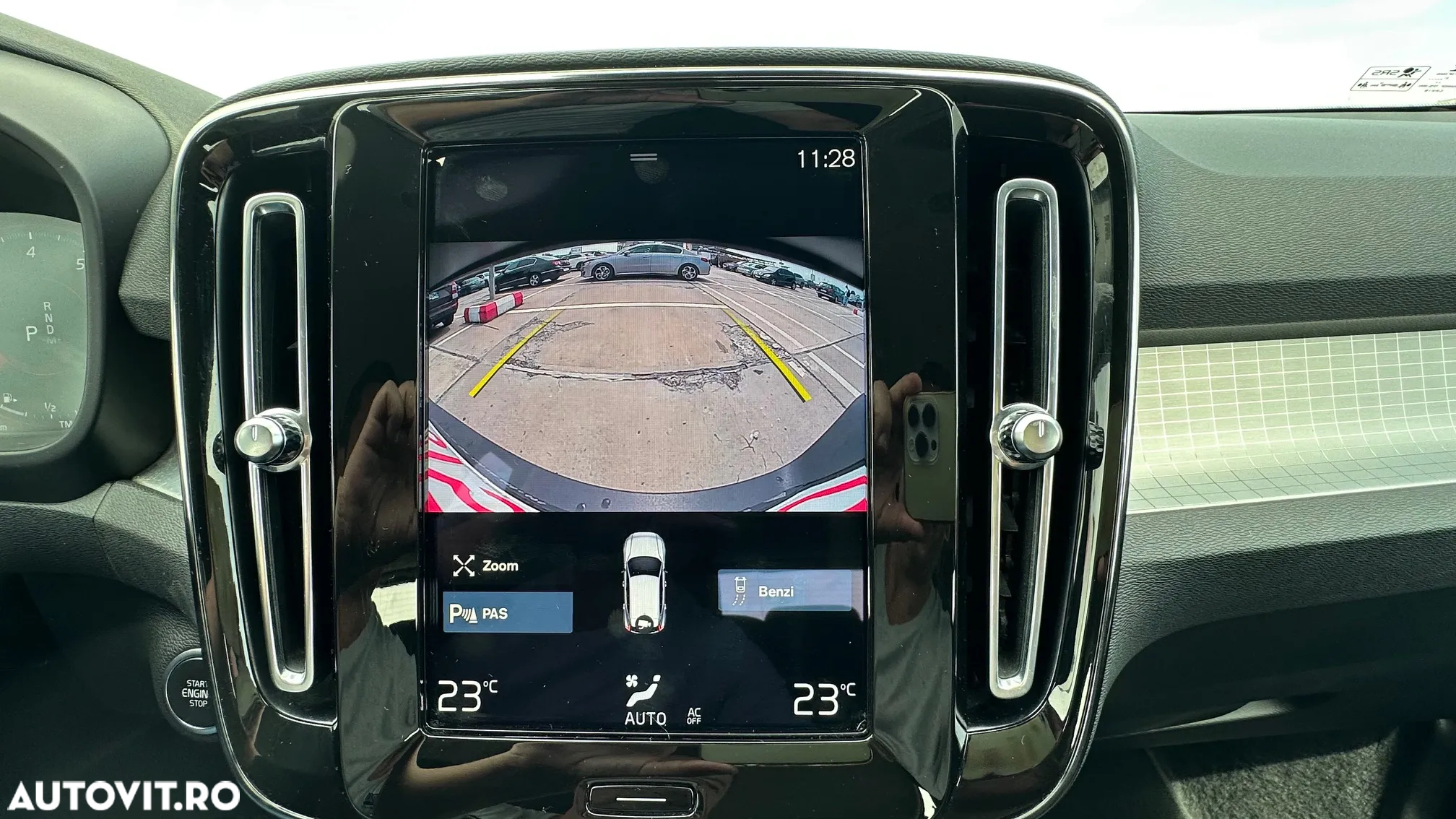 Volvo XC 40 T3 AT8 Momentum Pro - 11