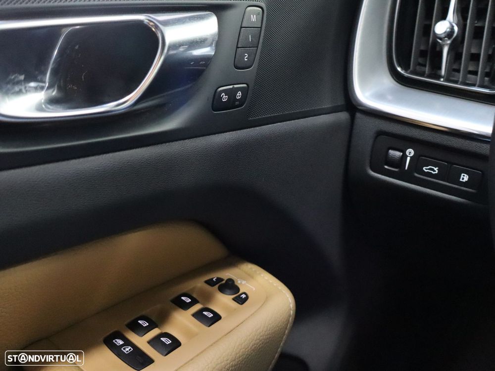 Volvo XC 60 2.0 T8 PHEV Inscription AWD - 21