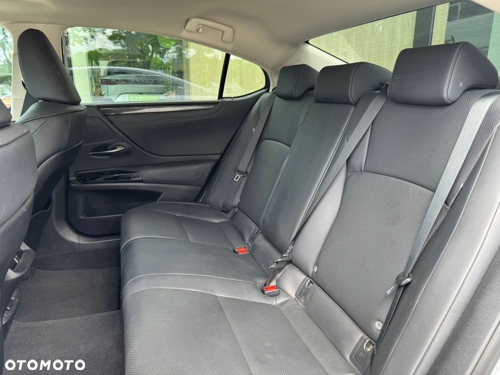 Lexus ES - 8