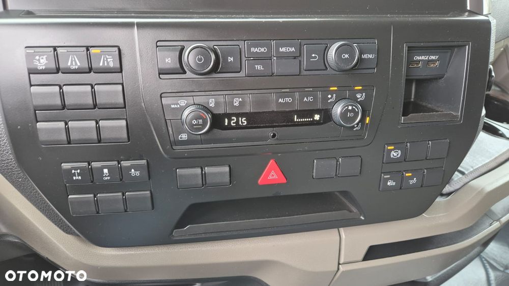 MAN MAN///TGX///26.470///2021///ZESTAW/// TANDEM///PRZEJAZDOWY///7.70+7.70/// LEDY///KLIMATYZACJA POSTOJOWA/// DACH PODNOSZONY/// - 23