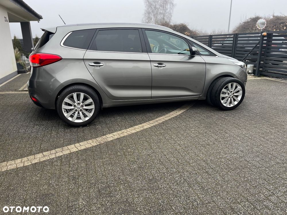 Kia Carens 1.7 CRDi XL 7os - 21