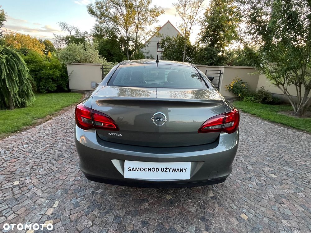 Opel Astra 1.6 Active EU6 - 10