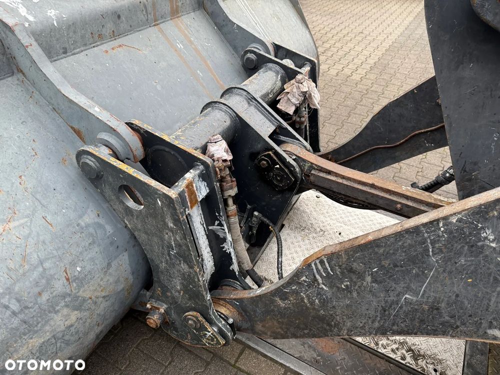 Komatsu WA 250PZ-6 - 23