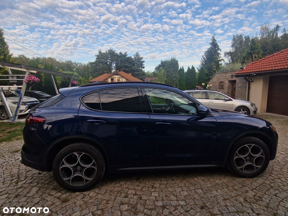 Alfa Romeo Stelvio 2.0 Turbo 16V AT8-Q4 Ti - 11