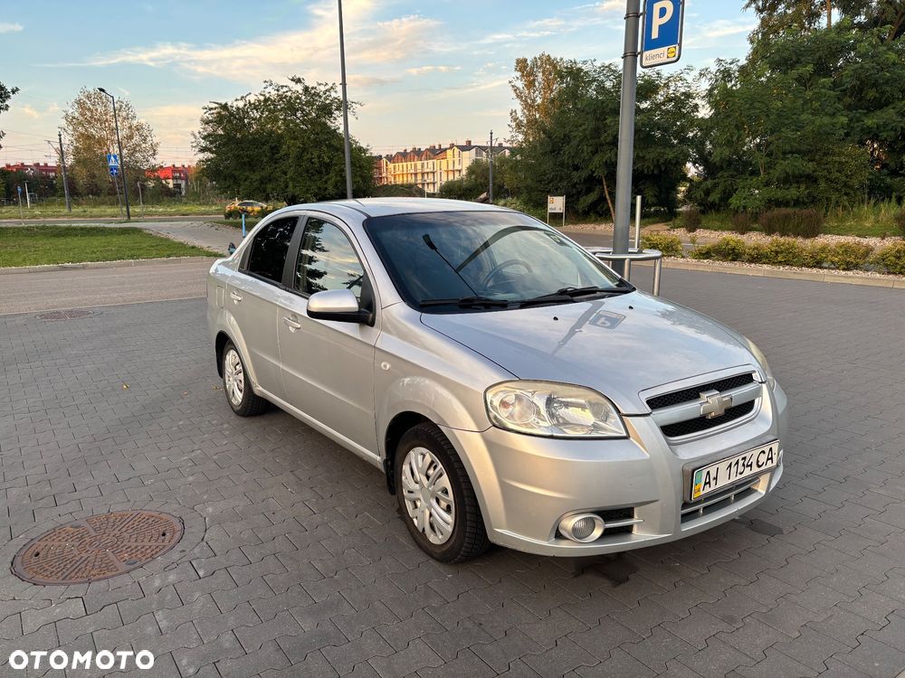 Chevrolet Aveo - 4